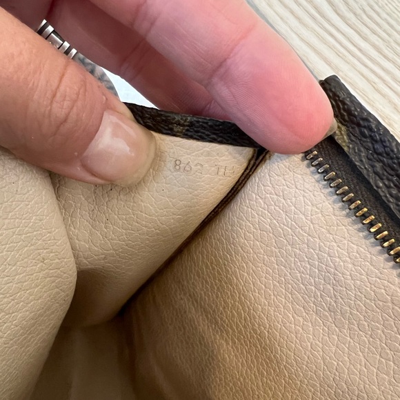 Toiletry 26 - Picture 10 of 11